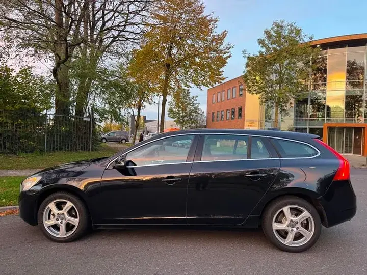Volvo V60 2012 photo 2