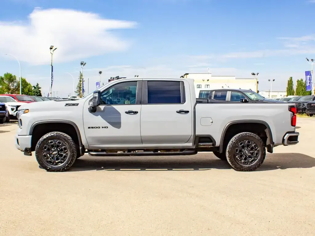 Chevrolet Silverado 2500 2024 photo 2