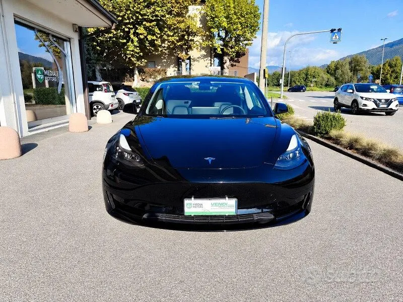 Tesla Model 3 2022 photo 2