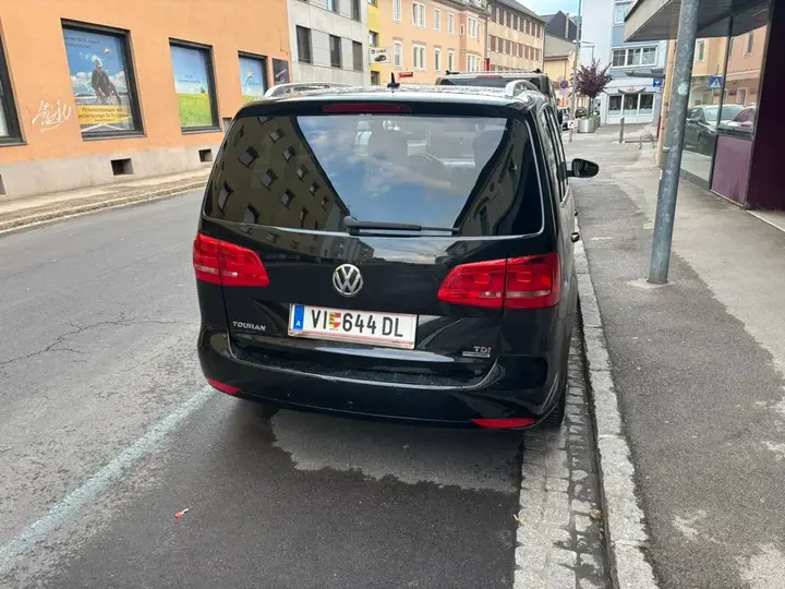 Volkswagen Touran 2013 photo 3