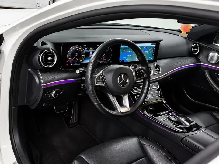Mercedes-Benz E-Class 2017 photo 2