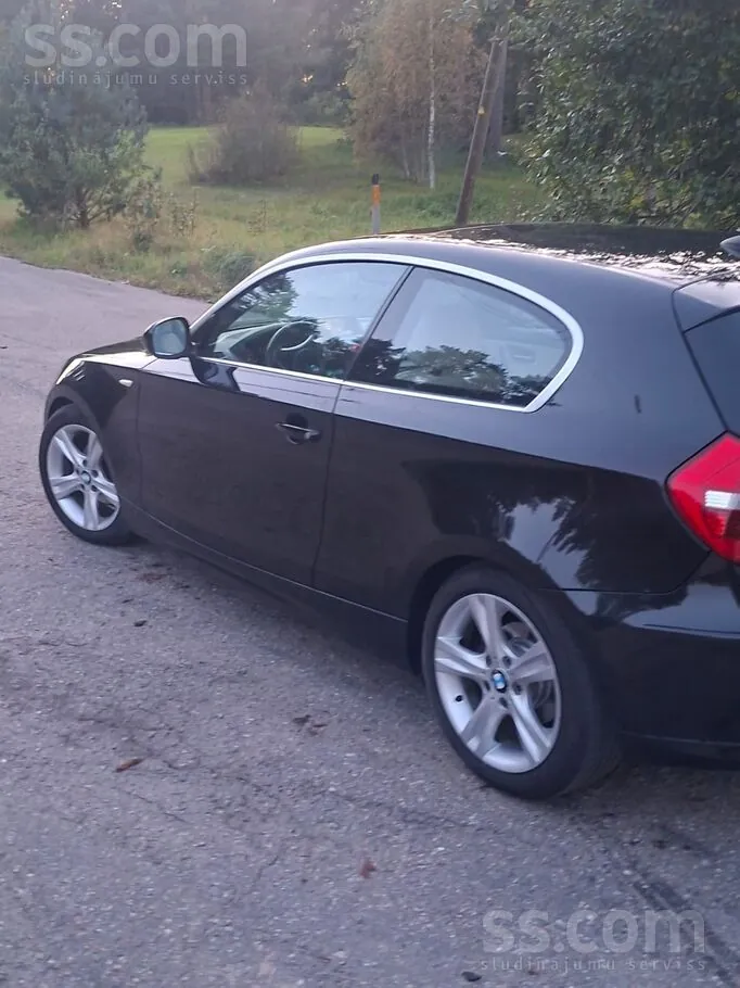 BMW 116I 2011 photo 4