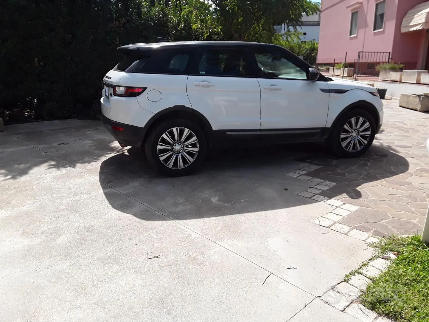 Land Rover Range Rover Evoque 2017 photo 3