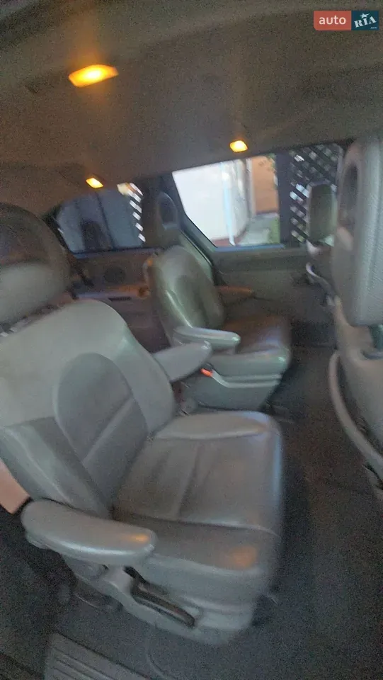Chrysler Grand Voyager 2004 photo 4