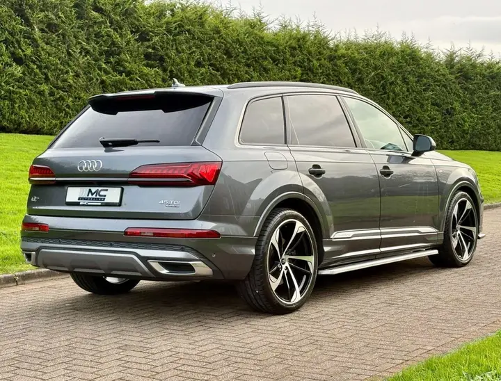 Audi Q7 2022 photo 3