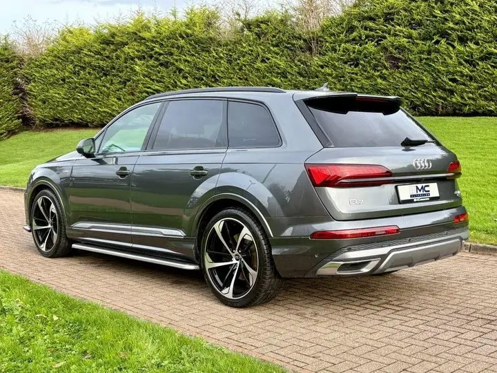Audi Q7 2022 photo 4