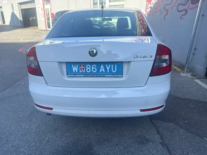 Skoda Octavia 2012 photo 3