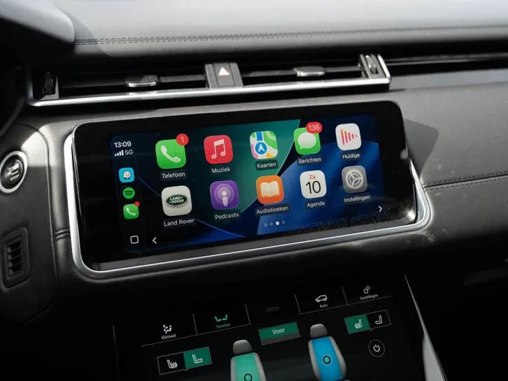 Land Rover Range Rover Velar 2019 photo 3