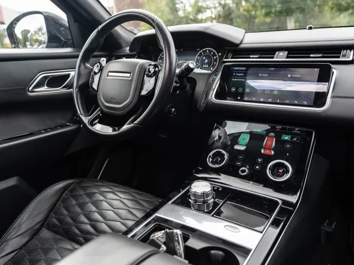 Land Rover Range Rover Velar 2019 photo 2