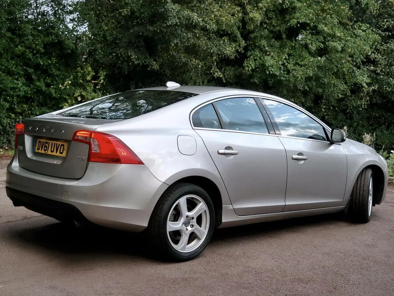 Volvo S60 2011 photo 2