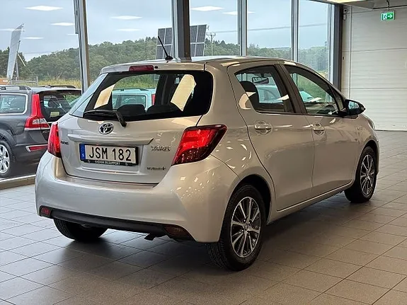Toyota Yaris 2015 photo 3