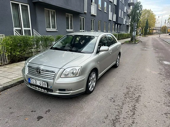 Toyota Avensis 2004 photo 2