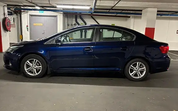 Toyota Avensis 2012 photo 2