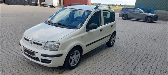 Fiat Panda 2010 photo 2