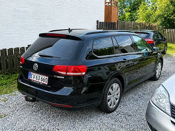 Volkswagen Passat 2015 photo 2
