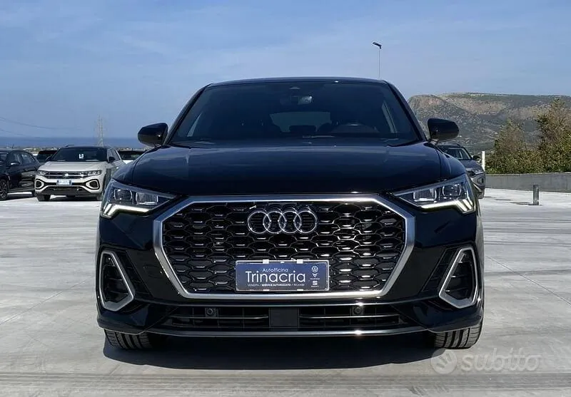 Audi Q3 2022 photo 2