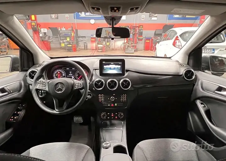 Mercedes-Benz B-Class 2015 photo 3