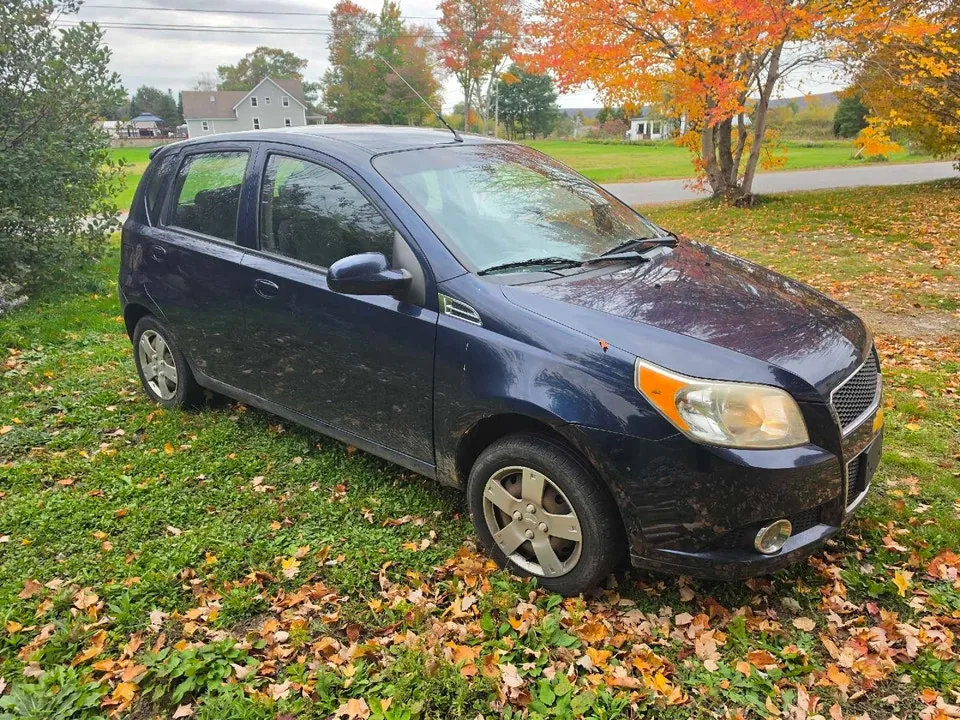 Chevrolet Aveo 2011 photo 3