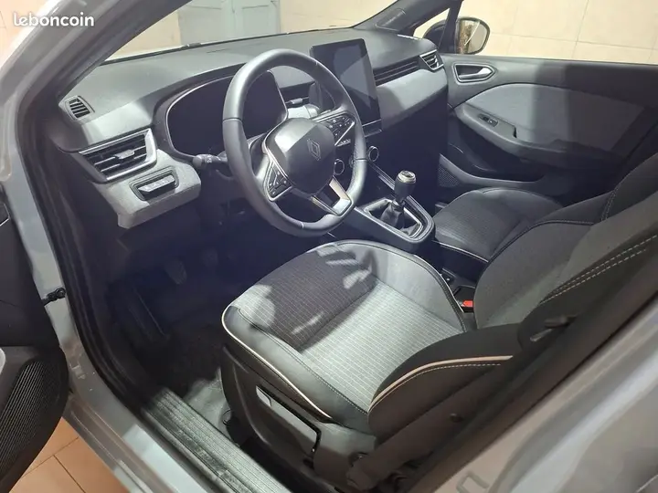 Renault Clio 2025 photo 3