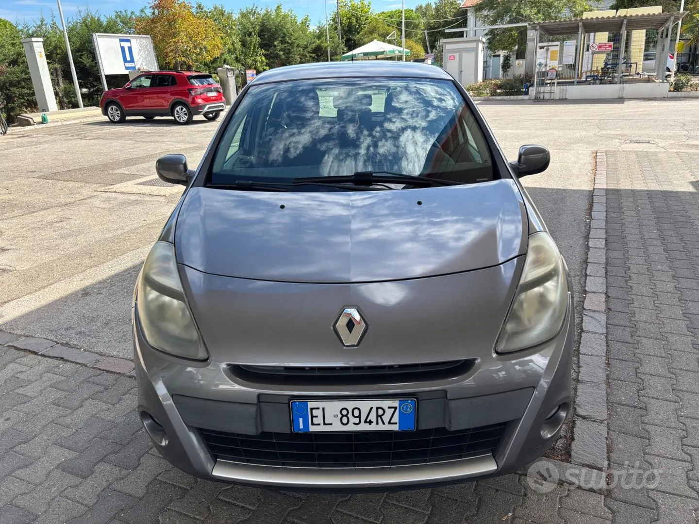 Renault Clio 2012 photo 2