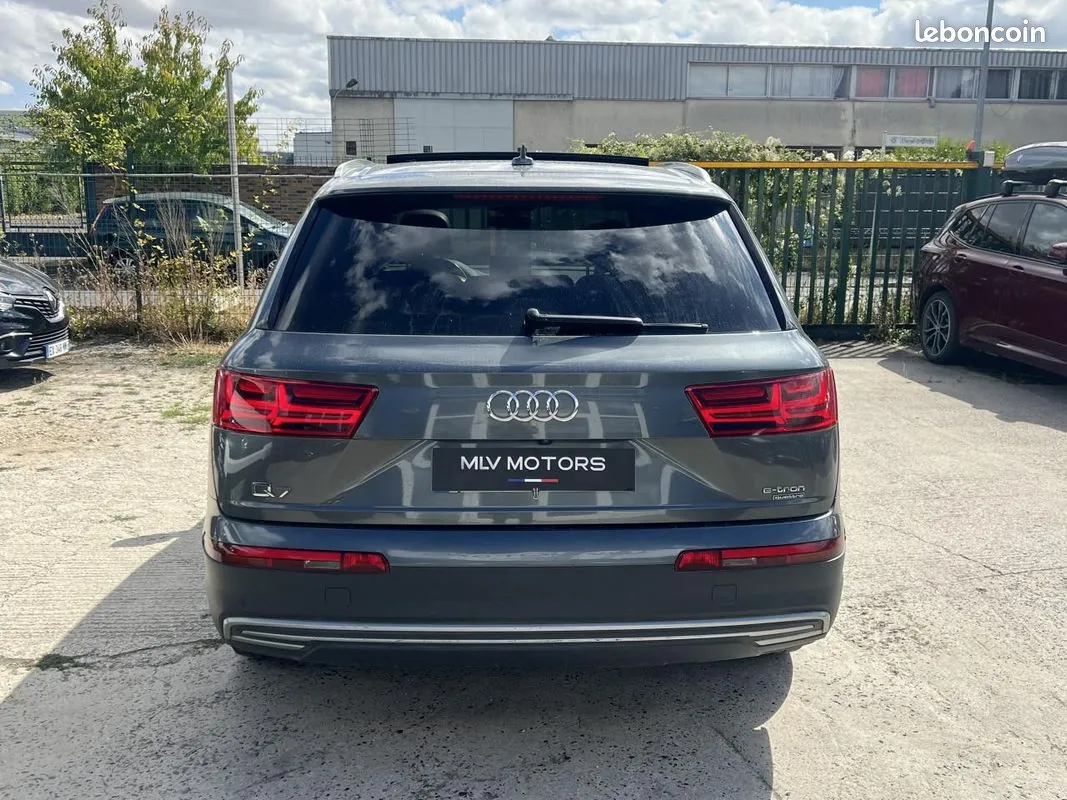 Audi Q7 2015 photo 5