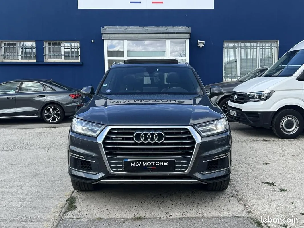 Audi Q7 2015 photo 2