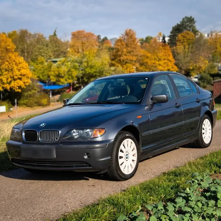 BMW 318I