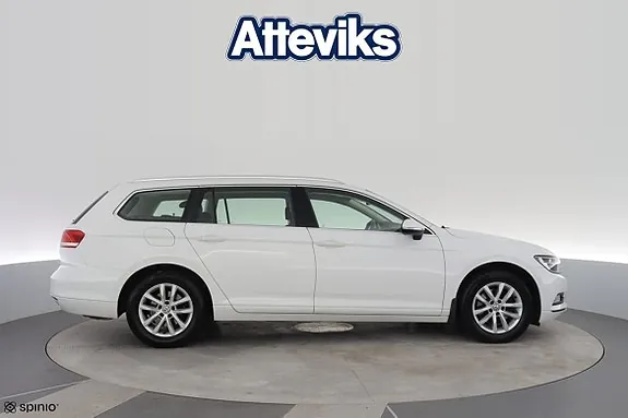 Volkswagen Passat 2018 photo 2