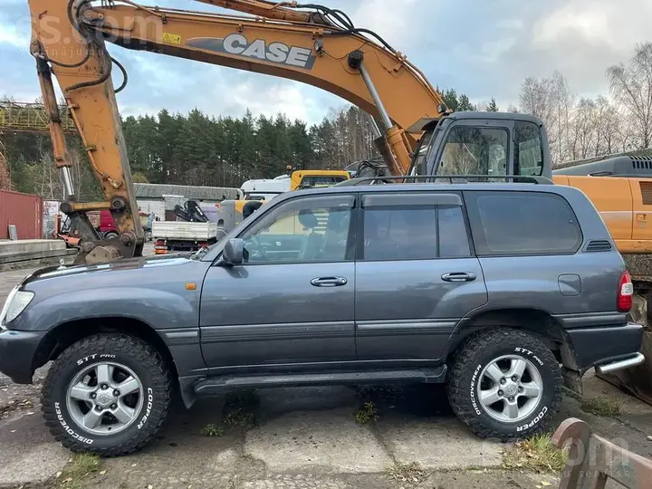Toyota Land Cruiser 100