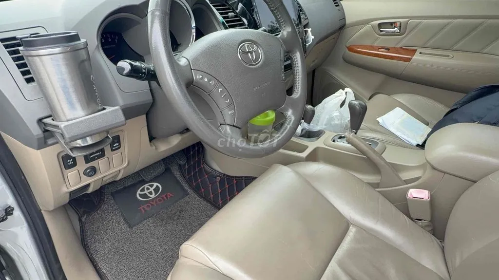 Toyota Fortuner 2011 photo 5