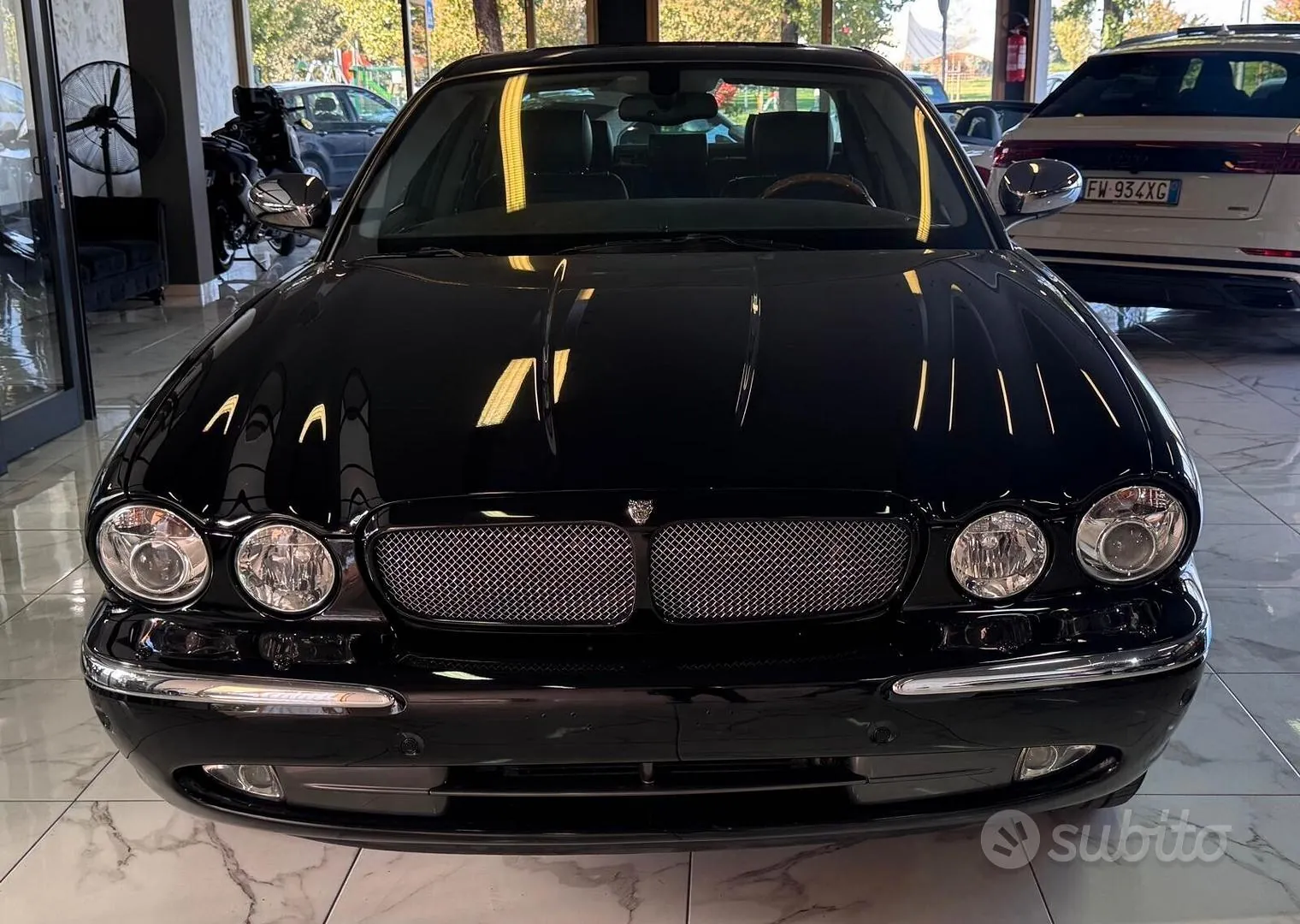 Jaguar Xjr 2003 photo 2
