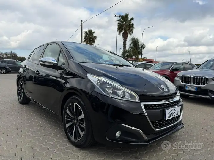Peugeot 208 2019 photo 3