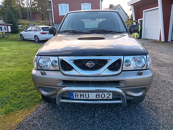 Nissan Terrano Ii 2000 photo 2