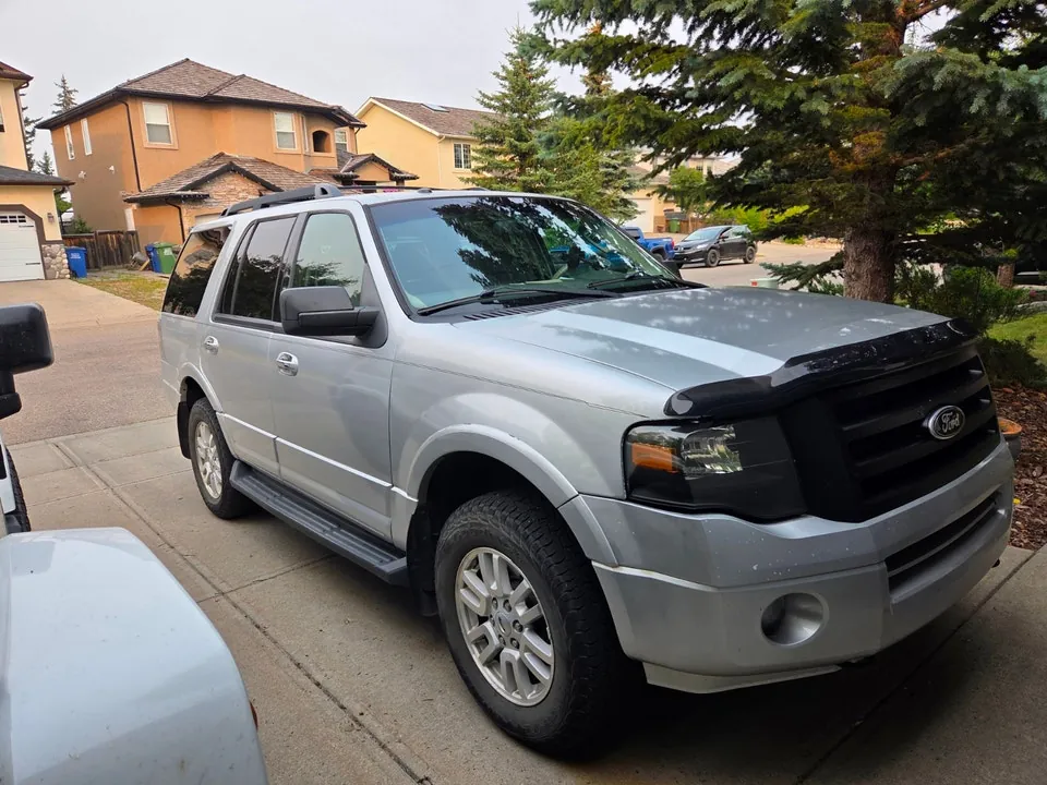 Ford Expedition 2012 photo 2