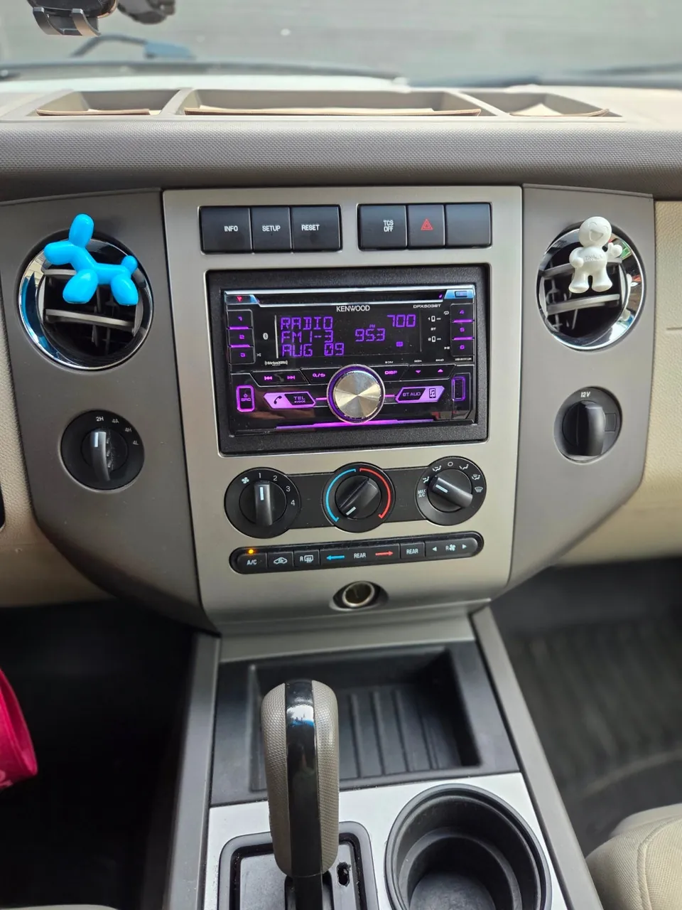 Ford Expedition 2012 photo 4