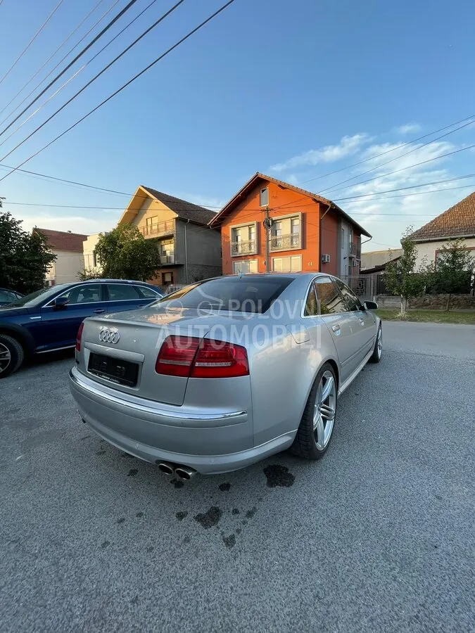 Audi S8 2006 photo 4