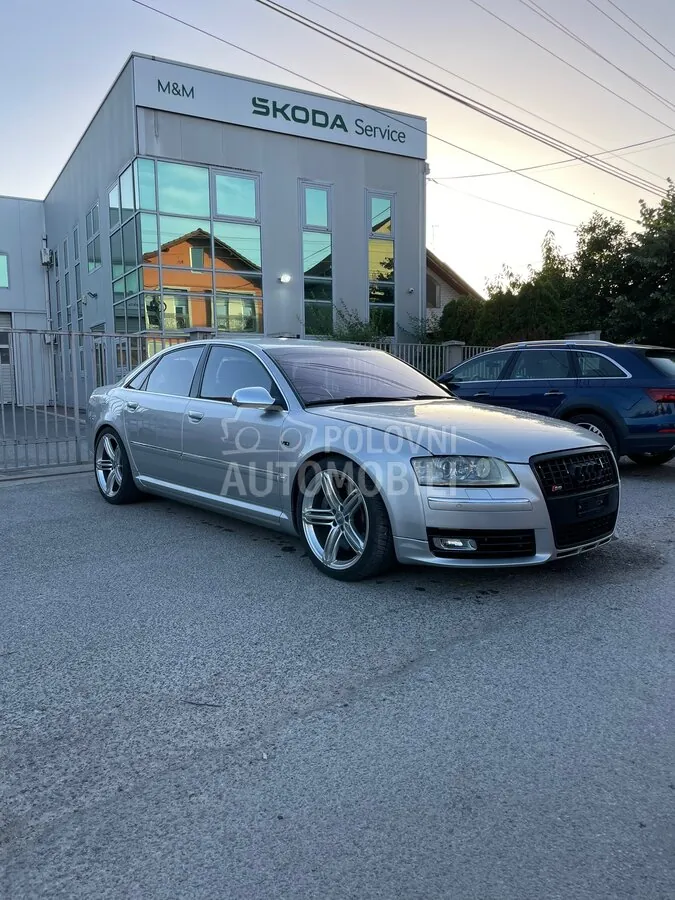 Audi S8