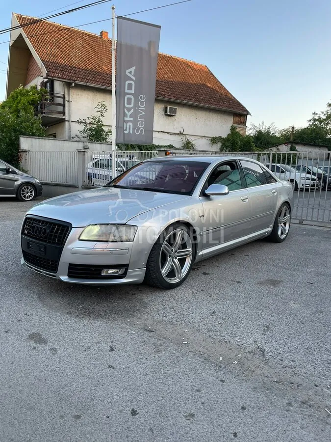 Audi S8 2006 photo 2