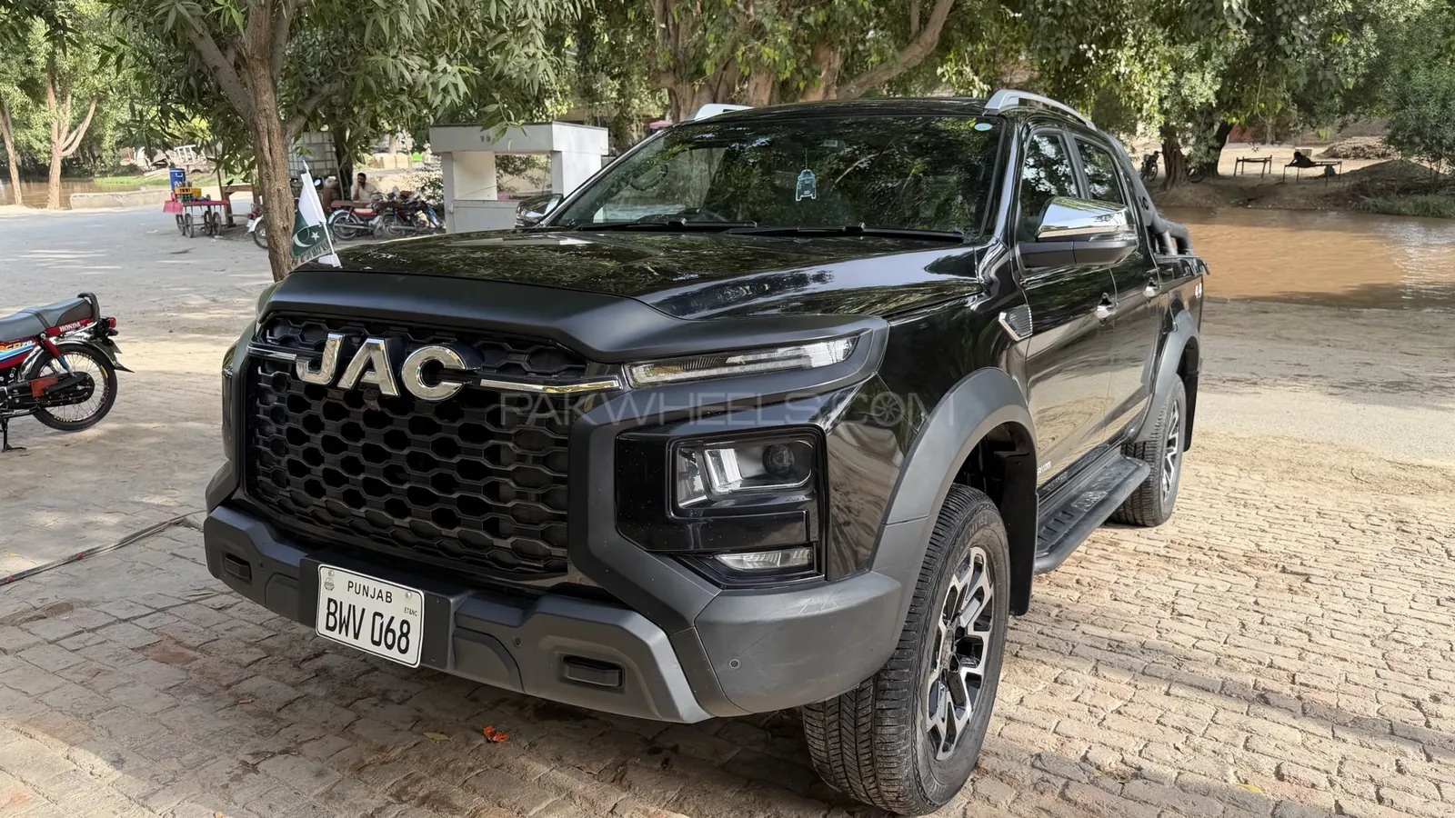 JAC T9