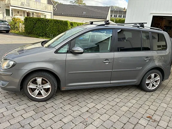Volkswagen Touran 2010 photo 3