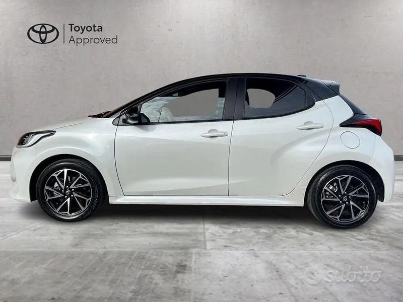 Toyota Yaris 2023 photo 3