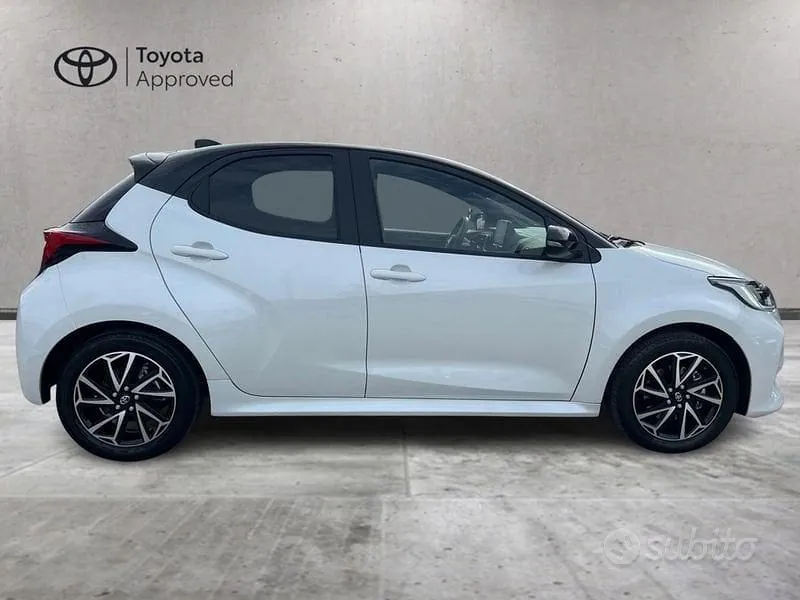 Toyota Yaris 2023 photo 4