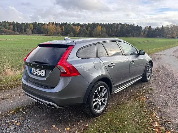 Volvo V60 Cross Country 2018 photo 3