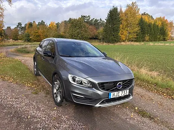Volvo V60 Cross Country 2018 photo 2