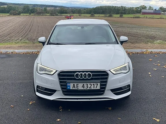 Audi A3 2015 photo 3