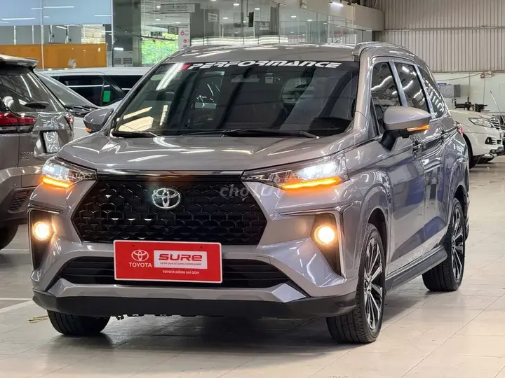 Toyota Veloz Cross