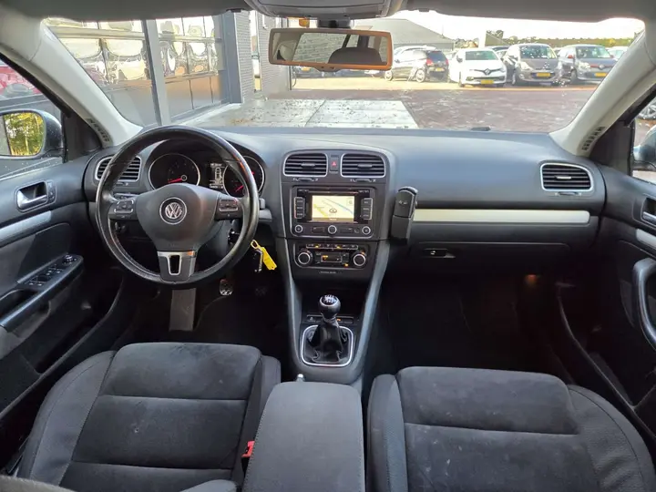 Volkswagen Golf Variant 2010 photo 3