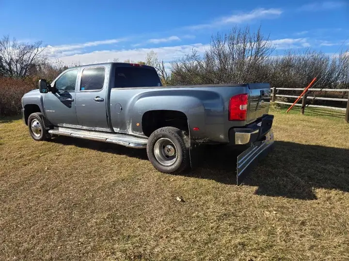 Chevrolet Silverado 3500Hd 2009 photo 3