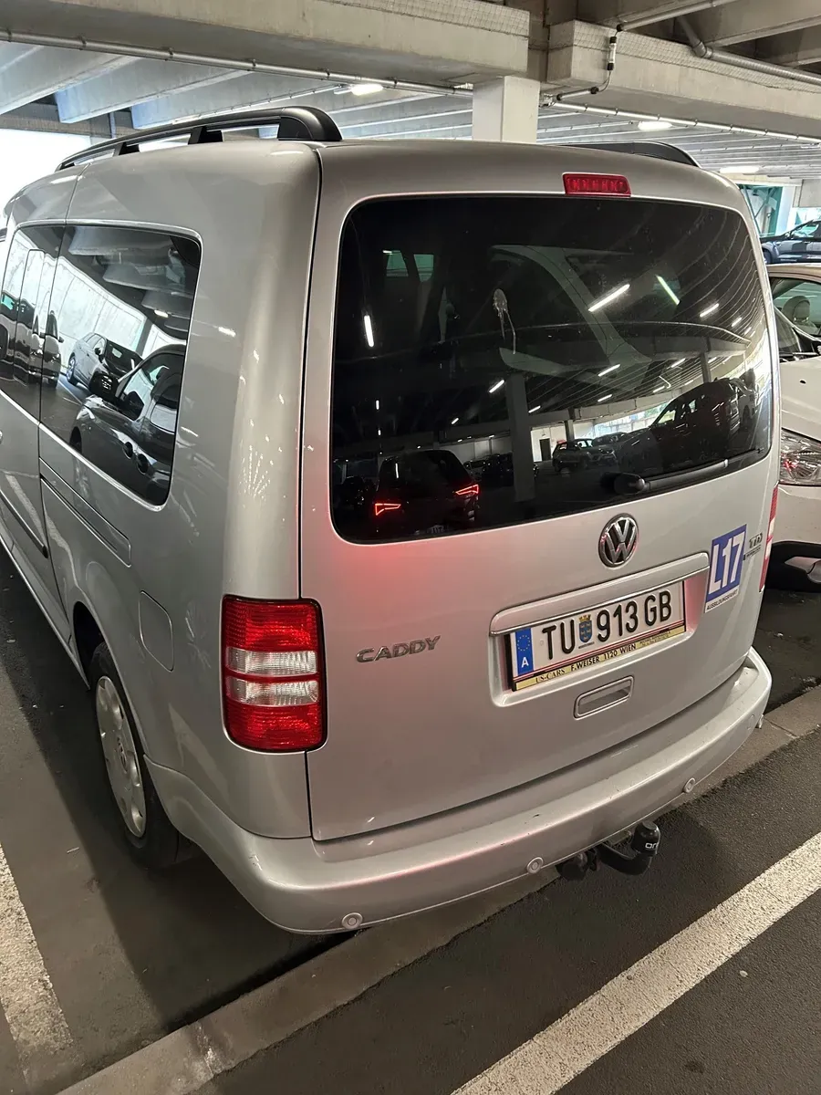 Volkswagen Caddy Maxi 2012 photo 2