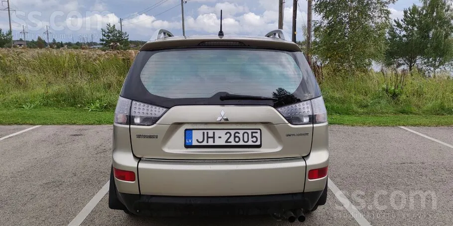 Mitsubishi Outlander 2008 photo 2